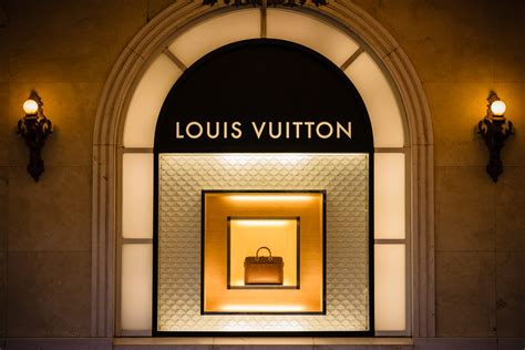 history of louis vuitton brand.